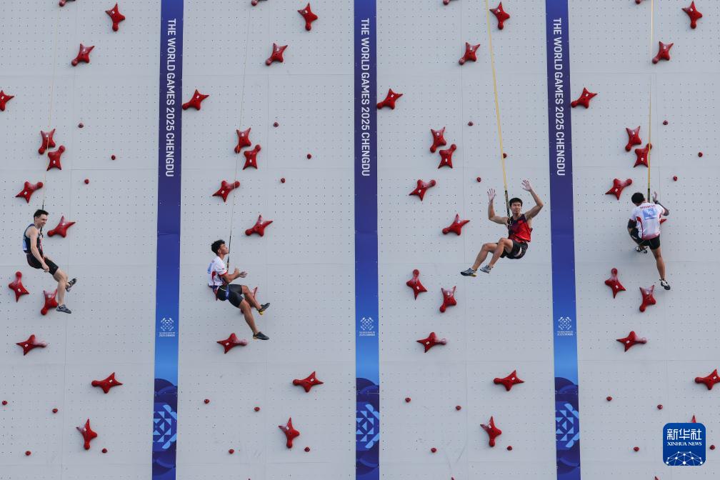 中国选手龙, 见国夺得冠