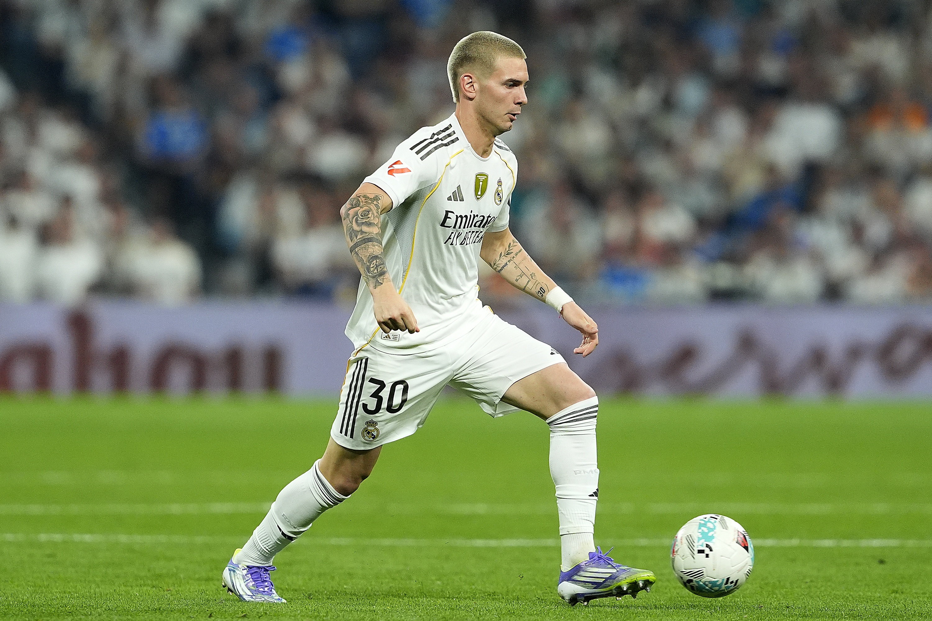 他在进攻端, 中后卫赫伊